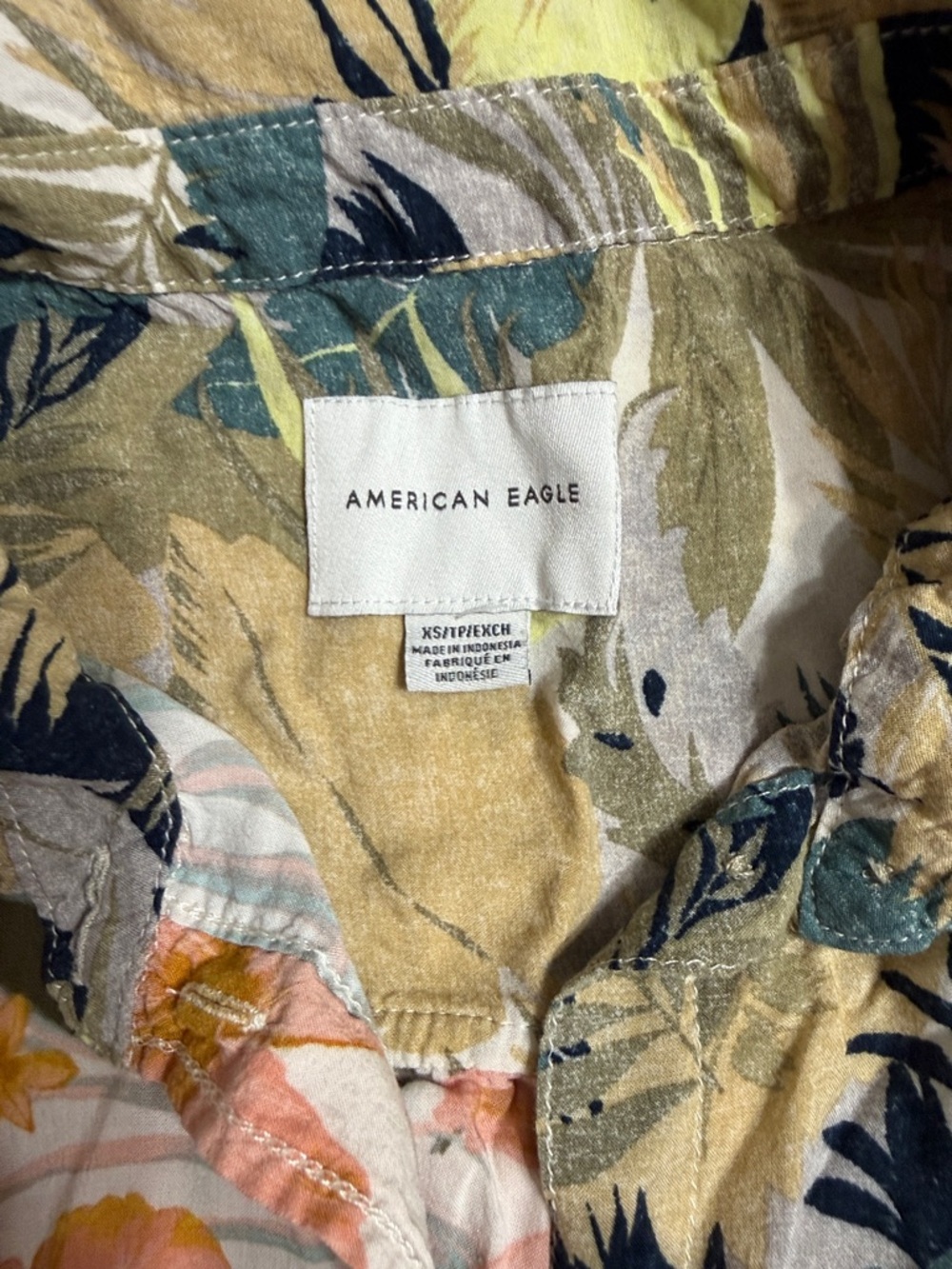 American Eagle Floral Button-Up in Beige, Navy & Teal - Picture 2 of 5